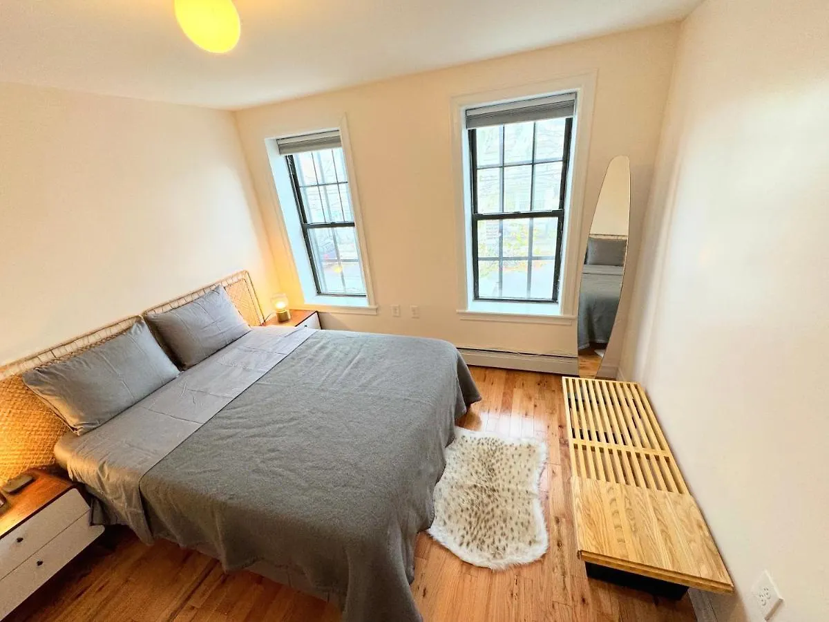 The Waltham Private Room & Bathroom John F Kennedy Jfk Lga Airport Manhattan Penn Station Bullet-Train 15 Min New York Guest house