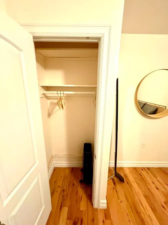 The Waltham Private Room & Bathroom John F Kennedy Jfk Lga Airport Manhattan Penn Station Bullet-Train 15 Min New York